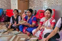 enjoying-traditional-foodgirls